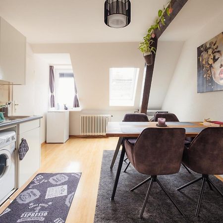 Charmante Wohnung An Beliebter, Urbaner Lage Zürich Kültér fotó