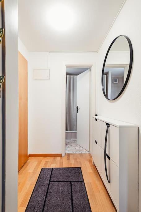 Charmante Wohnung An Beliebter, Urbaner Lage Zürich Kültér fotó