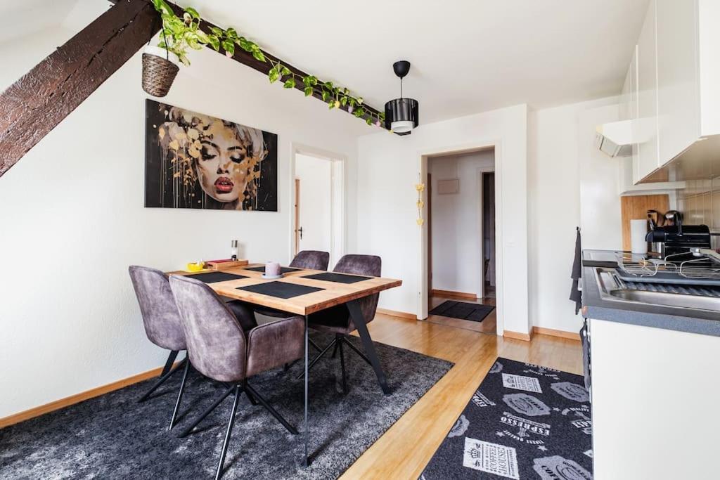 Charmante Wohnung An Beliebter, Urbaner Lage Zürich Kültér fotó