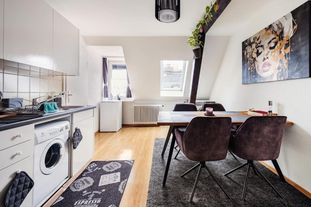 Charmante Wohnung An Beliebter, Urbaner Lage Zürich Kültér fotó